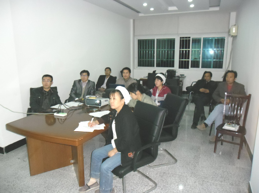 管理干部召開周例會、日例會