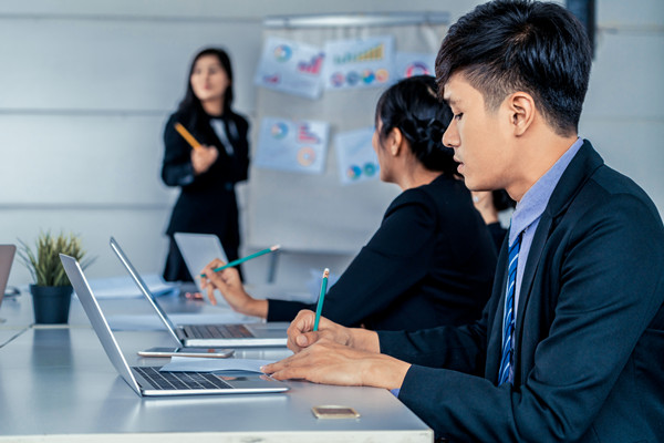 集團管控：從分散到集中，打造高效協(xié)同的管控模式