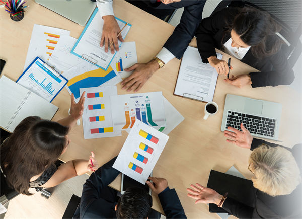 集團(tuán)管控的創(chuàng)新之路：打破傳統(tǒng)，引領(lǐng)企業(yè)變革