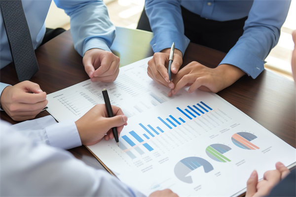 企業(yè)戰(zhàn)略如何與長期發(fā)展目標保持一致性？