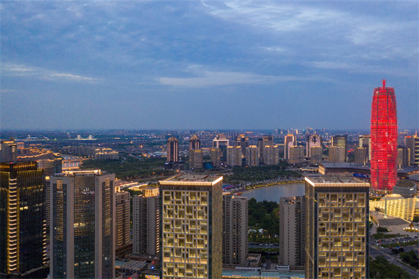 管理咨詢?nèi)绾沃︵嵵葜行∑髽I(yè)突破發(fā)展瓶頸？