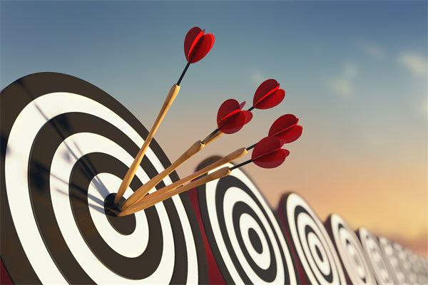 在全球化競(jìng)爭(zhēng)中，企業(yè)如何制定有效的戰(zhàn)略管理策略？