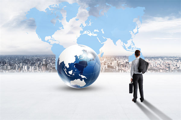 風(fēng)險管理與企業(yè)戰(zhàn)略制定：如何平衡機(jī)遇與威脅？