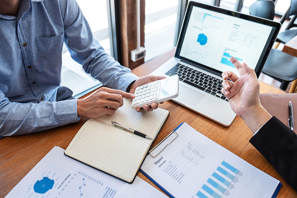 集團(tuán)如何評(píng)估子公司績效，確保戰(zhàn)略目標(biāo)實(shí)現(xiàn)？