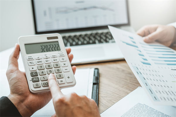 預(yù)算管理不善，會給企業(yè)帶來哪些潛在的財(cái)務(wù)風(fēng)險(xiǎn)？