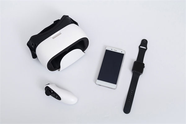 在滾動(dòng)預(yù)算模式下，如何確保預(yù)算的連續(xù)性和前瞻性？