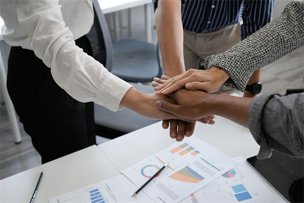 戰(zhàn)略管理怎樣融合多元文化，驅(qū)動(dòng)跨國(guó)業(yè)務(wù)的拓展？