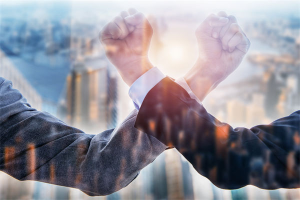 榮耀CEO承認(rèn)銷量非常困難，眾多企業(yè)的品牌戰(zhàn)略啟示