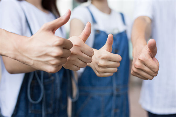 企業(yè)文化標(biāo)語掛滿墻，為何員工依然缺乏認(rèn)同感？