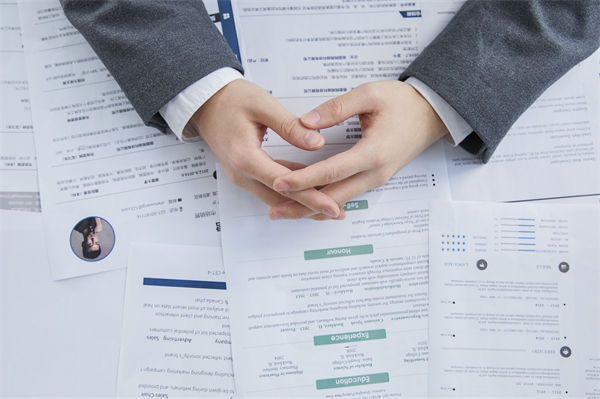 招聘流程看似高效規(guī)范，招來(lái)的人卻總是與需求錯(cuò)位？