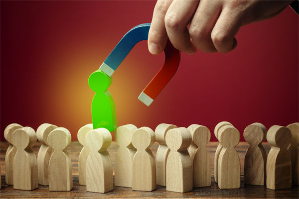 行業(yè)競(jìng)爭(zhēng)陷入被動(dòng)，薪酬咨詢?nèi)绾五懺烊瞬盼Γ? /></a></div>
                    <div   id=